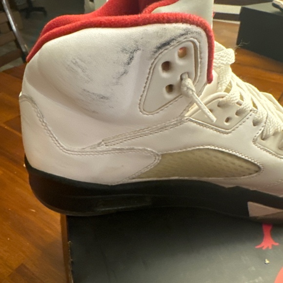 Air Jordan 5 main image 5